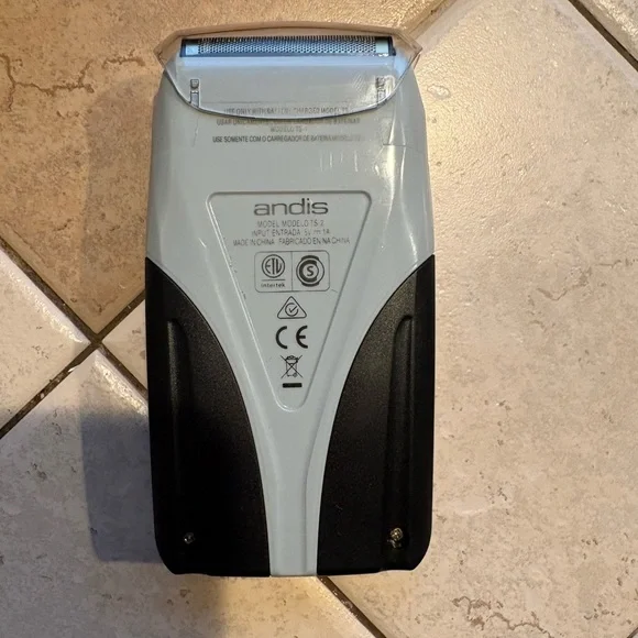 Andis Profoil Lithium Plus Shaver - Picture 5 of 7